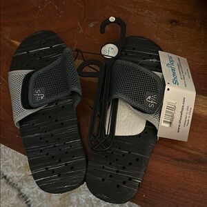 Showaflops Black and Gray Slide Sandals size 2/3